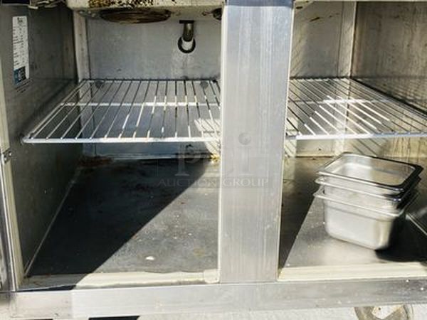 AMAZING! Traulsen Pizza Prep Table on Commercial Casters with Removable Overshelf. Gets down to and holds Temperature. - Image 4 of 9