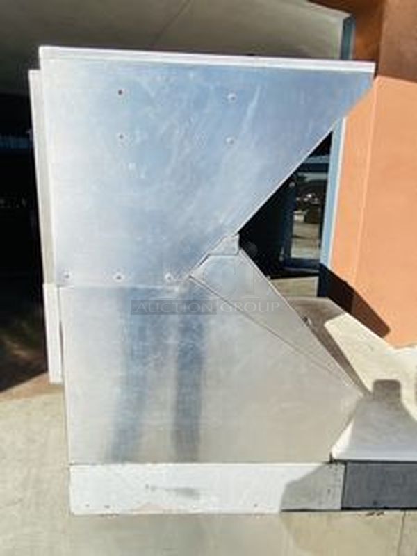 AMAZING! Traulsen Pizza Prep Table on Commercial Casters with Removable Overshelf. Gets down to and holds Temperature. - Image 8 of 9