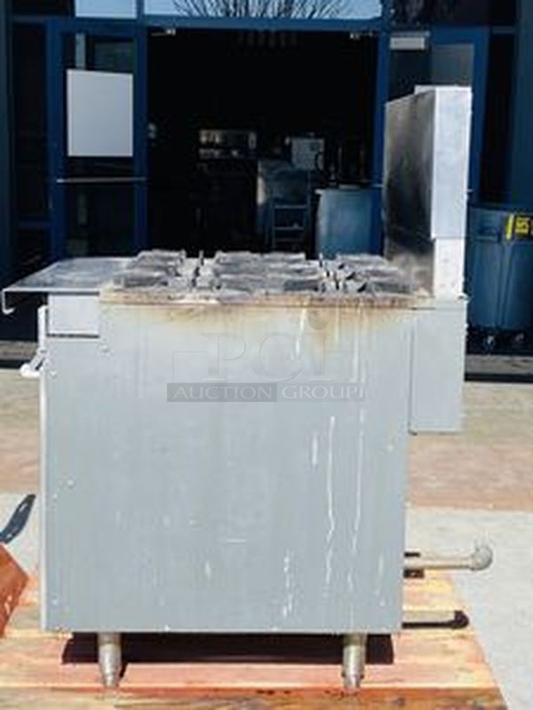 AMAZING! Vulcan Model G156 6 Burner Range with Oven Base. Natural Gas. 
BTU/HR Input: 170,000 Top: 120,000 Oven 50,000 - Image 6 of 7