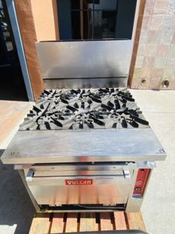AMAZING! Vulcan Model G156 6 Burner Range with Oven Base. Natural Gas. 
BTU/HR Input: 170,000 Top: 120,000 Oven 50,000 - Image 7 of 7