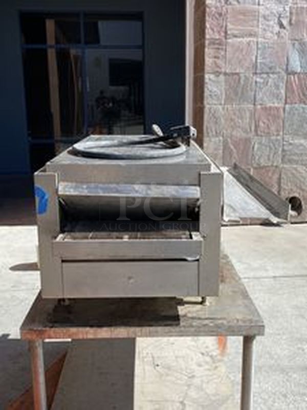 AMAZING!! Star Holman Model QT14 Conveyor Sandwich Warmer. 208V 60Hz 1 Ph 37.5Amp.


Sandwich warmer is constructed of all stainless steel with a stainless steel 14” wide conveyor belt. 
Conveyor belt travels left to right
Removable crumb tray and exit tray for easy cleaning.
Adjustable 4” legs.

Manual: http://www.dubickfixture.com/images/S/star_qt14r.pdf - Image 5 of 6