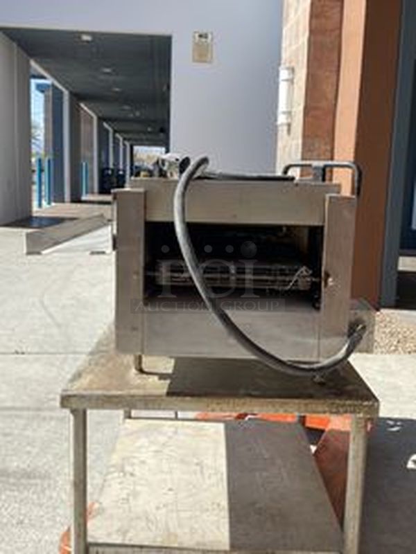 AMAZING!! Star Holman Model QT14 Conveyor Sandwich Warmer. 208V 60Hz 1 Ph 37.5Amp.


Sandwich warmer is constructed of all stainless steel with a stainless steel 14” wide conveyor belt. 
Conveyor belt travels left to right
Removable crumb tray and exit tray for easy cleaning.
Adjustable 4” legs.

Manual: http://www.dubickfixture.com/images/S/star_qt14r.pdf - Image 4 of 6