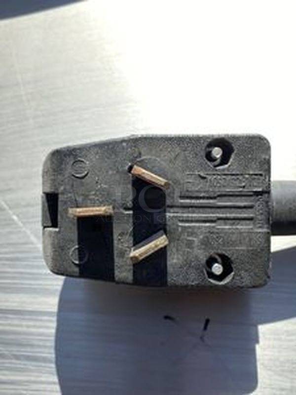 AMAZING!! Star Holman Model QT14 Conveyor Sandwich Warmer. 208V 60Hz 1 Ph 37.5Amp.


Sandwich warmer is constructed of all stainless steel with a stainless steel 14” wide conveyor belt. 
Conveyor belt travels left to right
Removable crumb tray and exit tray for easy cleaning.
Adjustable 4” legs.

Manual: http://www.dubickfixture.com/images/S/star_qt14r.pdf - Image 2 of 6