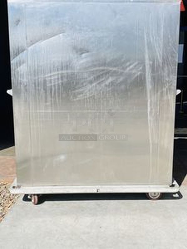 NICE! Carter-Hoffmann BB200D Heated Banquet Cart - (200) Plate Capacity, Stainless, 120v **INCLUDES A FEW BONUS ITEMS** Dimensions & Utilities Shelves: 531⁄4 in. L x 22 in. W Overall: 611⁄2 in. W x 301⁄2 in. D x 711⁄2 in. H 13.7 A, 1,650 W 120 V/60 Hz/1 ph, 10-ft. cord with NEMA 5-15P plug - Image 5 of 10