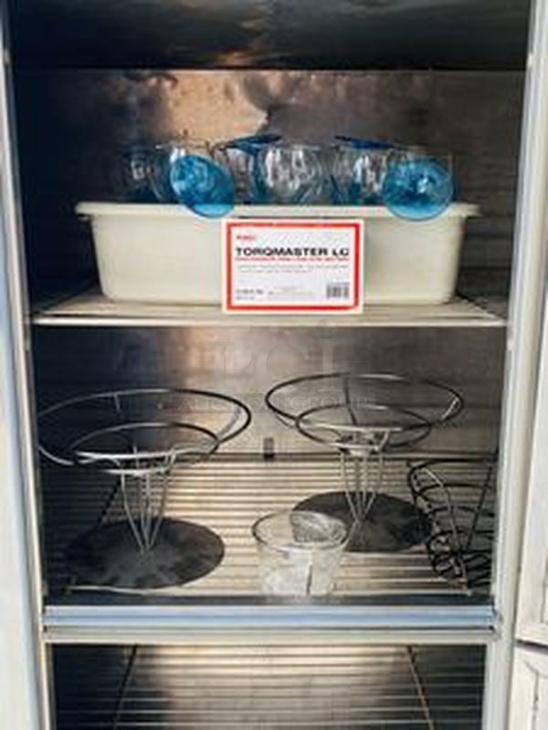 NICE! Carter-Hoffmann BB200D Heated Banquet Cart - (200) Plate Capacity, Stainless, 120v **INCLUDES A FEW BONUS ITEMS** Dimensions & Utilities Shelves: 531⁄4 in. L x 22 in. W Overall: 611⁄2 in. W x 301⁄2 in. D x 711⁄2 in. H 13.7 A, 1,650 W 120 V/60 Hz/1 ph, 10-ft. cord with NEMA 5-15P plug - Image 9 of 10