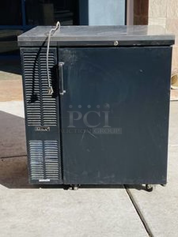 Perlick BS32 One-section Refrigerated Backbar Storage Cabinet Commercial Casters.Tested. Turns on, Gets Down to and Hold Temperature. Single sectionBlack pre-coat solid doorStainless steel interior & exterior cabinetInterior lights centered above doorVinyl coated shelves1/6 hp, 115vNSF#7 packaged food approved, Energy Star rated for all door types. NSF & UL certifiedDepth : 24.75Height : 34.5Width : 32 - Image 5 of 7