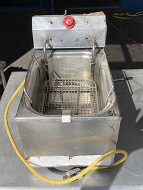 Eagle Group Red Hots 15lbs Countertop Electric Deep Fryer. 120V, 15A