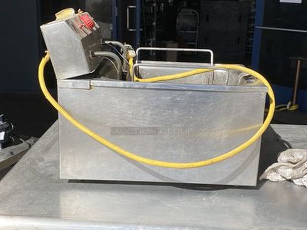 Eagle Group Red Hots 15lbs Countertop Electric Deep Fryer. 120V, 15A - Image 7 of 8