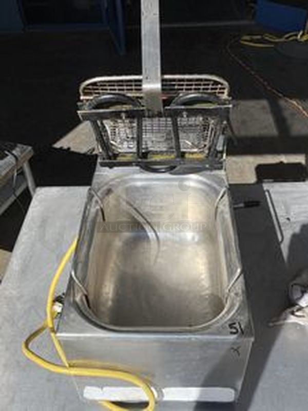 Eagle Group Red Hots 15lbs Countertop Electric Deep Fryer. 120V, 15A - Image 8 of 8