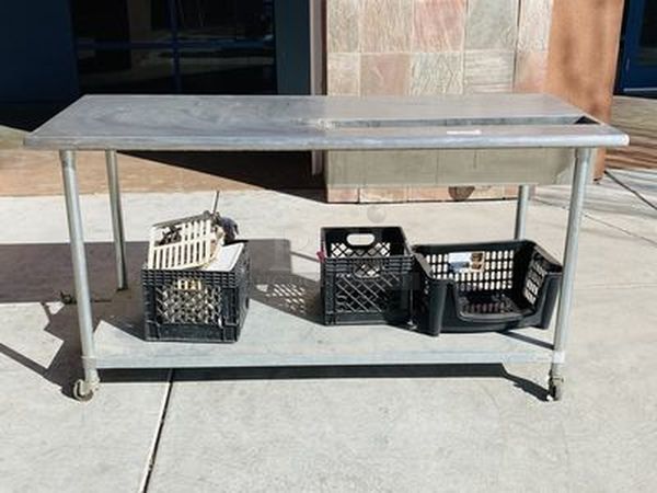 COMBO LOT! Includes: Waring WTC 708 Commercial 4 Slice Toaster, Kitchen-Aid KSMC505 Countertop Mixer, HP Computer Tower, (2) Hamilton Bay Blender Bases, Grates, Storage Bins and Prep Table on Commercial Casters with Drop In Ice Bin 60x30x37-3/4 - Image 5 of 10