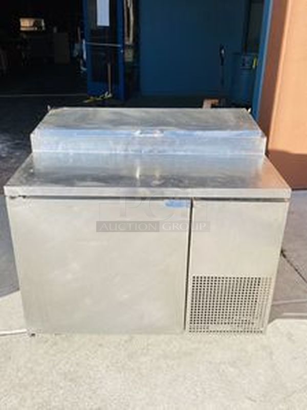 DEAL! True TPP-44 Pizza Prep Table.  44x32-1/4x41  115V 60Hz 4.6A  Tested. Turns on. Blows Cool Air. - Image 1 of 4