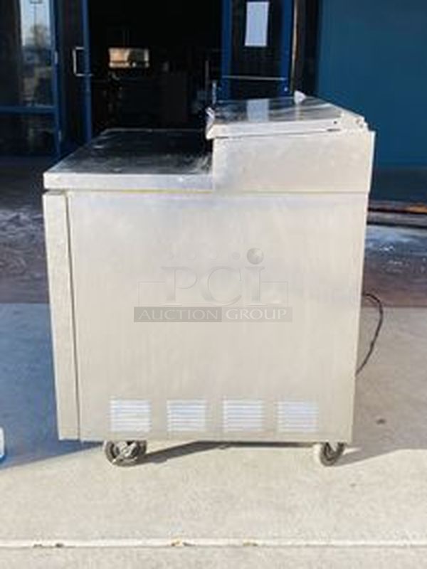 DEAL! True TPP-44 Pizza Prep Table.  44x32-1/4x41  115V 60Hz 4.6A  Tested. Turns on. Blows Cool Air. - Image 3 of 4