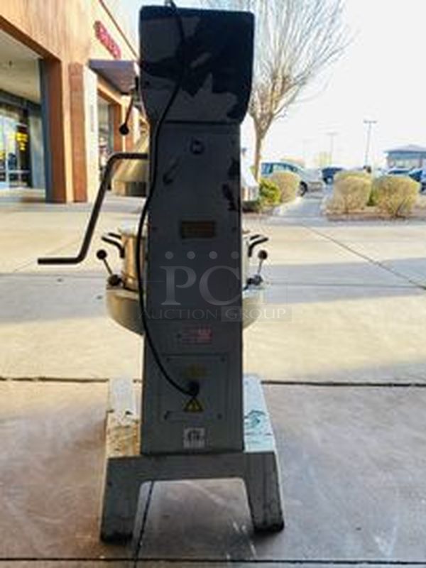 Thunderbird Model: Arm-30N Planetary Mixer. 30 Quart. 3 Speed Gear Box Turns On. Comes with Multiple Attachments. 115V 1Hp 60Hz May need minor maintenance  - Image 3 of 10