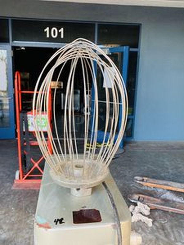 Thunderbird Model: Arm-30N Planetary Mixer. 30 Quart. 3 Speed Gear Box Turns On. Comes with Multiple Attachments. 115V 1Hp 60Hz May need minor maintenance  - Image 10 of 10