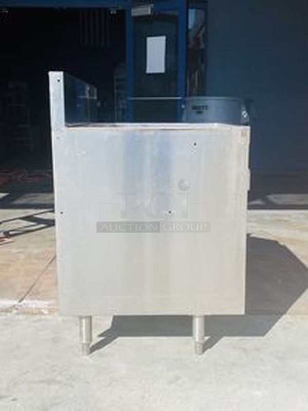 DEEEAL!! Krowner Custom Combination Under Bar Unit!

Unit Includes: Stainless Steel Glass Storage Cabinet with Drainboard Top and Glass Drying Station - Image 7 of 10