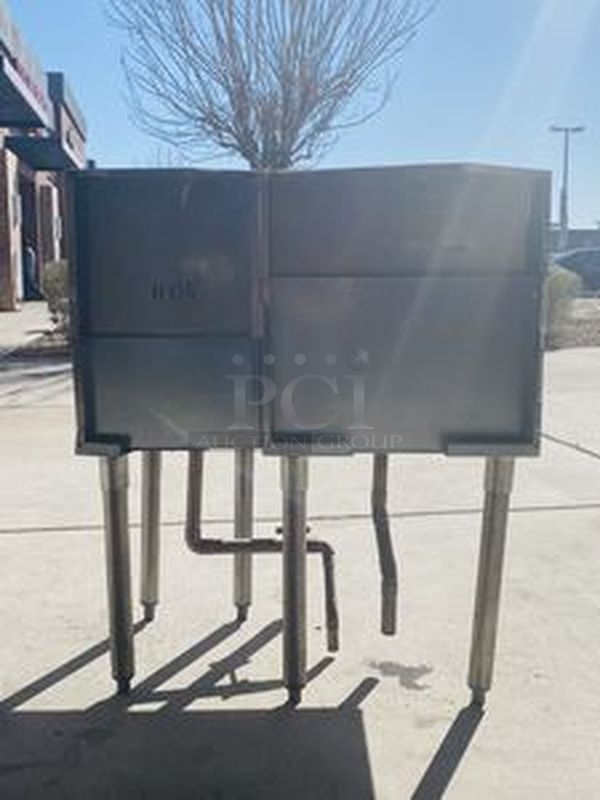 Krowne Custom Under Bar Station. Unit Includes: Custom Drain Board and Beer Dump Station with Plumbing.

30x24x36 - Image 5 of 6