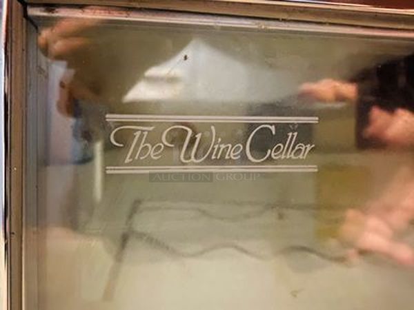WORKS Like NEW! Jenn Air Model: WCG-H9 The Wine Cellar. Single Glass Door, Cold Plate Technology - Quickly and Silently Gets Down To and Holds Your Desired Temperature.  115 Volts, 2V, 60Hz This Model Can Hold up To 5 Shelves!  - Image 6 of 8
