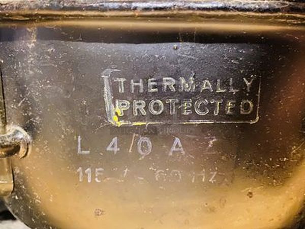 WORKS Like NEW! Jenn Air Model: WCG-H9 The Wine Cellar. Single Glass Door, Cold Plate Technology - Quickly and Silently Gets Down To and Holds Your Desired Temperature.  115 Volts, 2V, 60Hz This Model Can Hold up To 5 Shelves!  - Image 7 of 8