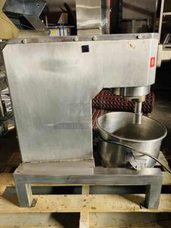 AMAZING! General 20 Qt. 3 Speed Planetary Mixer With Bowl. Model# MM-203SP. Comes With Bowl. 23.6" W x 27.5" D x 30.7" H 120V 60Hz 1Ph - Image 2 of 6