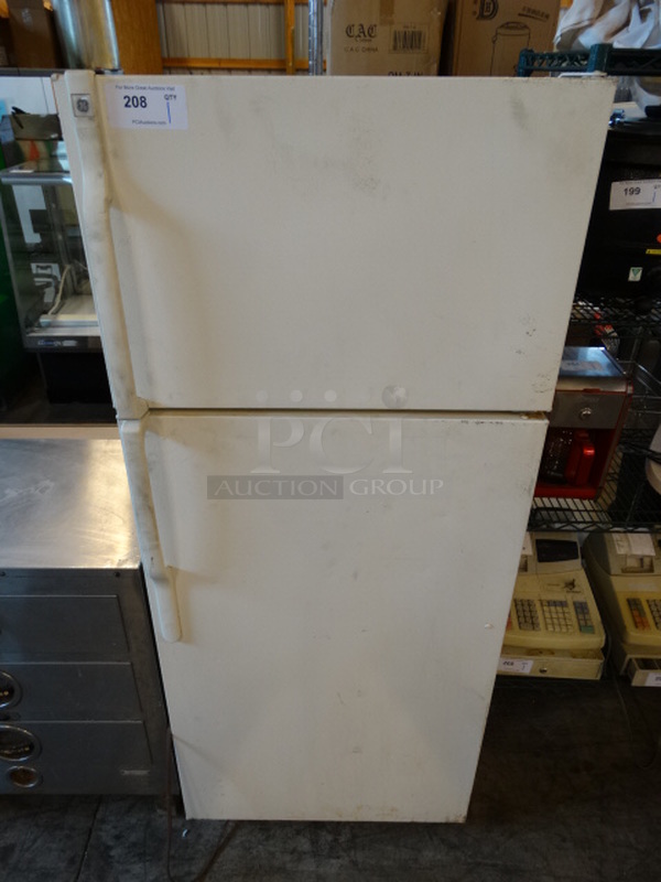 General Electric Model GTS18FBSARCC Cooler Freezer Combo Unit. 110-127 Volts, 1 Phase. 28x32x67. Tested and Working!