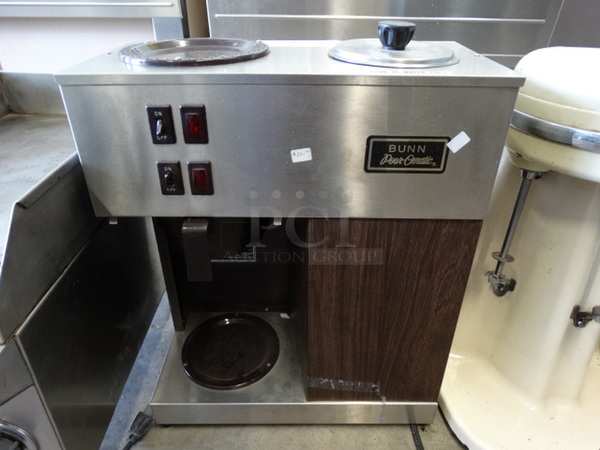 NICE! Bunn Model VPR Stainless Steel Commercial Countertop 2 Burner Coffee Machine. 120 Volts, 1 Phase. 16x8x20