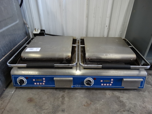 GREAT! Globe Stainless Steel Commercial Countertop Electric Powered Double Panini Press. 38x24x10. Cannot Test Due To Plug Style