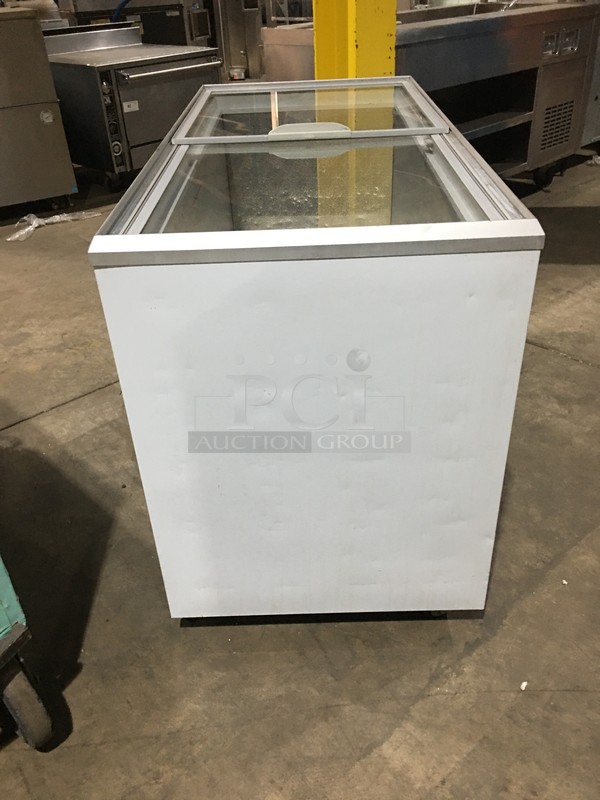 Summit Commercial Chest Freezer Merchandiser! With 2 Sliding Top Doors! Model SCF1480 Serial 41060017! 115V 1Phase! - Image 3 of 9