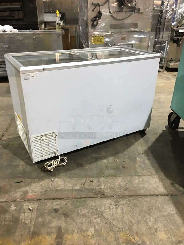 Summit Commercial Chest Freezer Merchandiser! With 2 Sliding Top Doors! Model SCF1480 Serial 41060017! 115V 1Phase! - Image 4 of 9