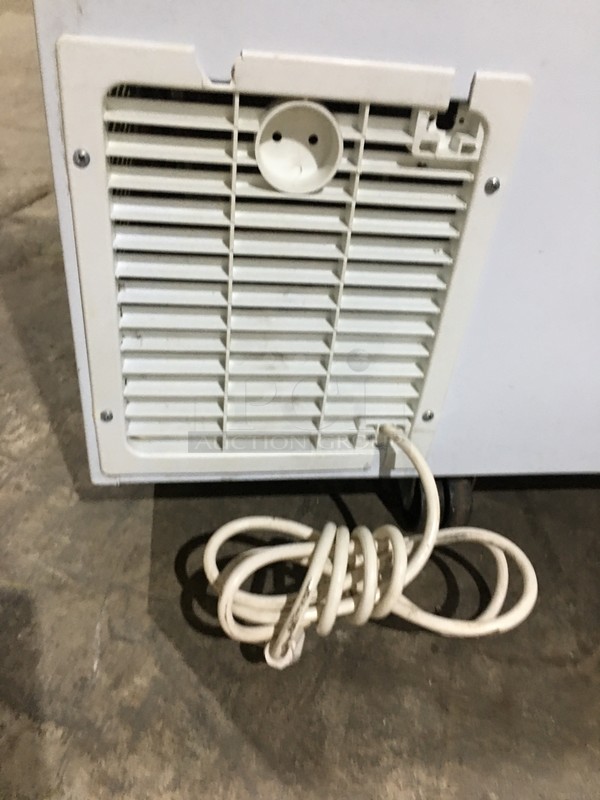 Summit Commercial Chest Freezer Merchandiser! With 2 Sliding Top Doors! Model SCF1480 Serial 41060017! 115V 1Phase! - Image 9 of 9