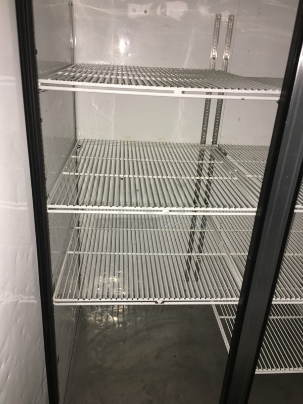 True Commercial 2 Door Reach In Refrigerator! With Poly Coated Racks! All Stainless Steel! Model TG2R2S Serial 7907566! 115V 1Phase! On Commercial Casters! - Image 6 of 9