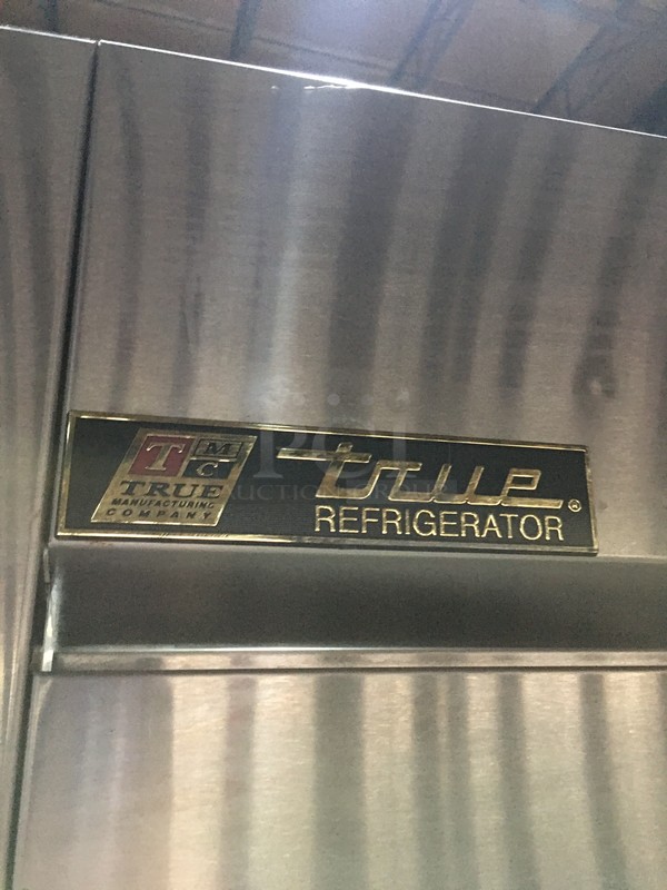 True Commercial 2 Door Reach In Refrigerator! With Poly Coated Racks! All Stainless Steel! Model TG2R2S Serial 7907566! 115V 1Phase! On Commercial Casters! - Image 9 of 9