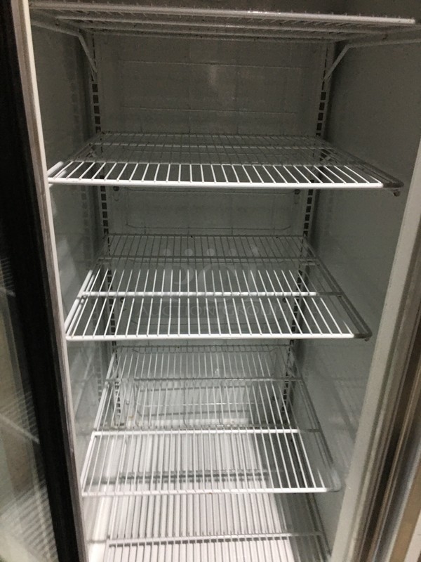 Hussmann Commercial Single Door Reach In Cooler Merchandiser! With Poly Coated Racks! Model 01CXC3BSDFB Serial 56893290008! - Image 6 of 9