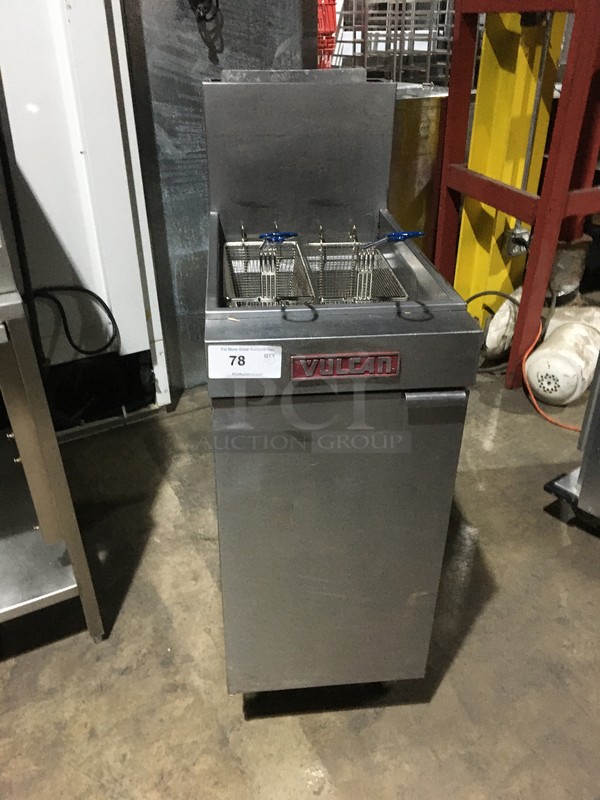 Vulcan Commercial Natural Gas Powered Deep Fat Fryer! With 4 Burners! With Backsplash! With 2 Metal Frying Baskets! All Stainless Steel! On Legs!