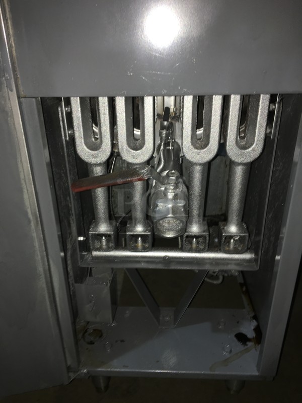 Vulcan Commercial Natural Gas Powered Deep Fat Fryer! With 4 Burners! With Backsplash! With 2 Metal Frying Baskets! All Stainless Steel! On Legs! - Image 8 of 9