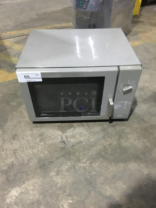Amana Commercial Countertop Microwave Oven! With View Through Door! Model RCS10DA Serial 1004303372! 120V! - Image 1 of 8