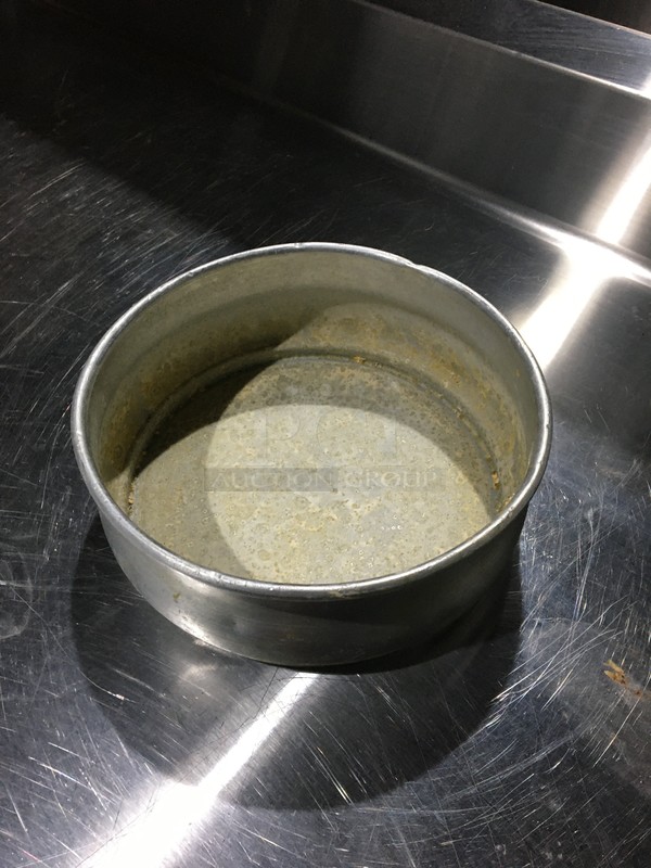 Round Food Holding Pans! 5 X Your Bid! - Image 1 of 5