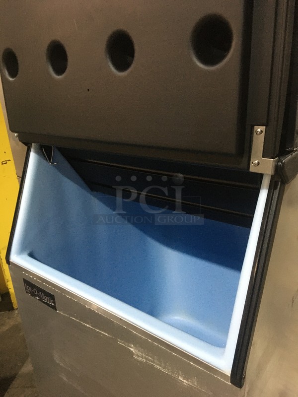 Ice-O-Matic Commercial Ice Making Machine! On Ice Bin! All Stainless Steel! Model ICE1006HA5 Serial 14041280011655! 208/230V 1Phase! On Legs! 2 X Your Bid! Makes One Unit! - Image 5 of 7