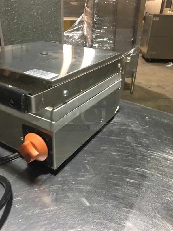 FAB! NEW! Cecilware Commercial Countertop Belgium Waffle Maker! All Stainless Steel! Model BWB120 Serial 726129! 110V! - Image 4 of 10