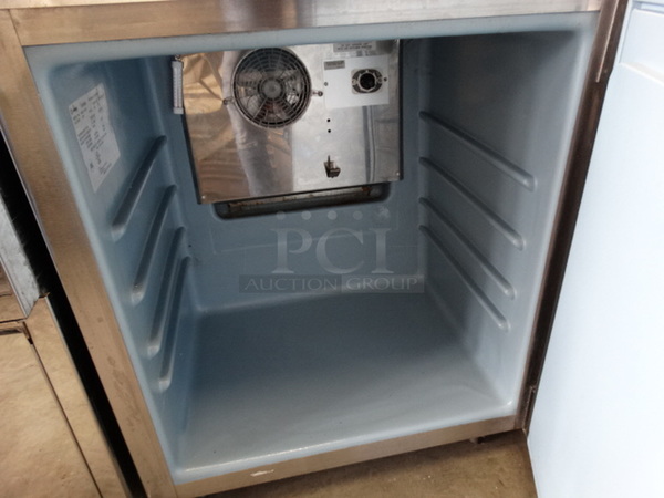 SWEET! 2015 Delfield Model 406CA-DD1 Stainless Steel Commercial Single Door Undercounter Cooler on Commercial Casters. 115 Volts, 1 Phase. 27.5x28x32. Tested and Powers On But Does Not Get Cold - Image 4 of 5