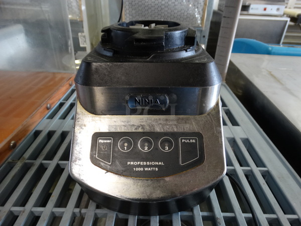 Ninja Metal Countertop Blender Base. 6x9x8. Tested and Working! - Image 2 of 6