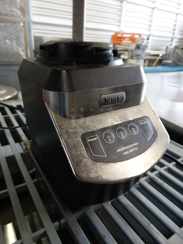 Ninja Metal Countertop Blender Base. 6x9x8. Tested and Working! - Image 5 of 6