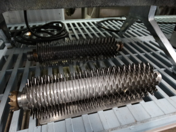 NICE! Berkel Metal Commercial Meat Tenderizer w Extra Blades. 16x15x17. Tested and Working! - Image 3 of 5