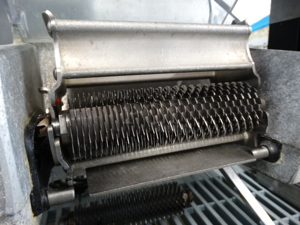 NICE! Berkel Metal Commercial Meat Tenderizer w Extra Blades. 16x15x17. Tested and Working! - Image 4 of 5