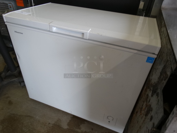 NICE! Hisense Model FC72D6BWE Chest Freezer w/ Hinge Lid. 115 Volts, 1 Phase. 37x21x33. Tested and Working! - Image 2 of 7