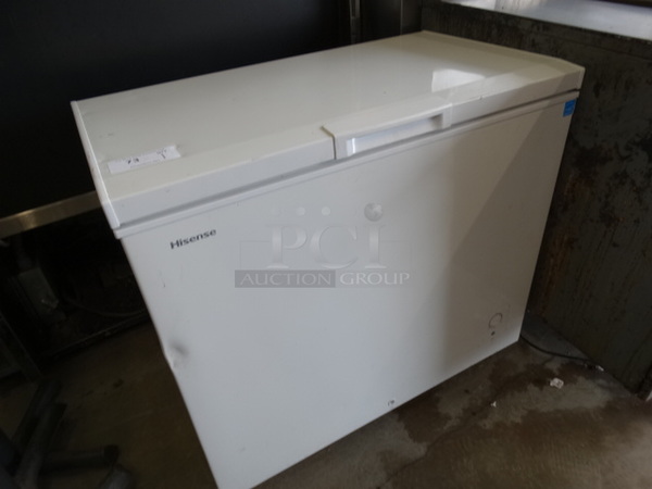 NICE! Hisense Model FC72D6BWE Chest Freezer w/ Hinge Lid. 115 Volts, 1 Phase. 37x21x33. Tested and Working! - Image 3 of 7