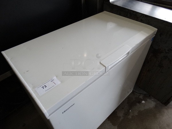NICE! Hisense Model FC72D6BWE Chest Freezer w/ Hinge Lid. 115 Volts, 1 Phase. 37x21x33. Tested and Working! - Image 4 of 7