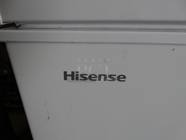 NICE! Hisense Model FC72D6BWE Chest Freezer w/ Hinge Lid. 115 Volts, 1 Phase. 37x21x33. Tested and Working! - Image 6 of 7