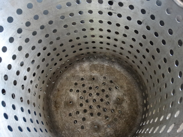 Metal Perforated Bin. 15x15x15 - Image 3 of 3