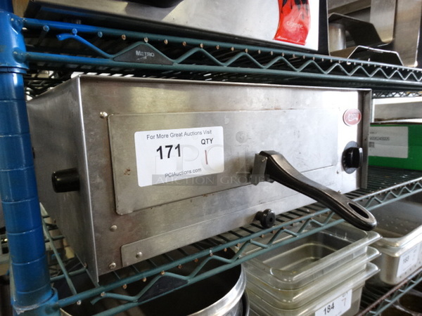 Avantco Stainless Steel Commercial Countertop Electric Powered Pizza Oven. 18x15x8. Tested and Working! - Image 2 of 5