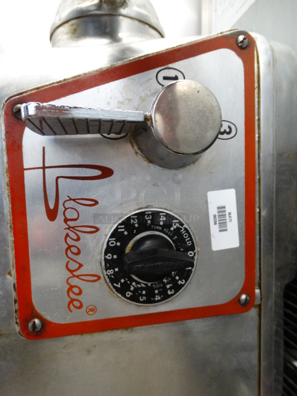 Blakeslee Model U20-DT Metal Commercial Table Mount 20 Quart Planetary Mixer. 115 Volts, 1 Phase. Goes GREAT w/ Item 240! 16x24x33. Tested and Working! - Image 6 of 8